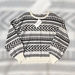 NWT Kaily K. Abstract Patterned Sweater